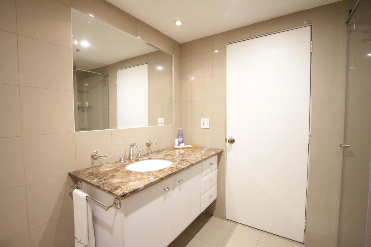 Aparta Hotel Torres De Suites Кіто Екстер'єр фото