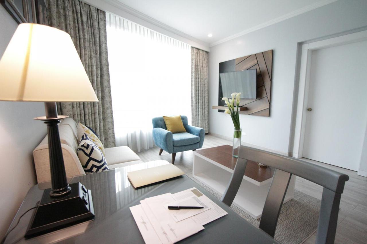 Aparta Hotel Torres De Suites Кіто Екстер'єр фото