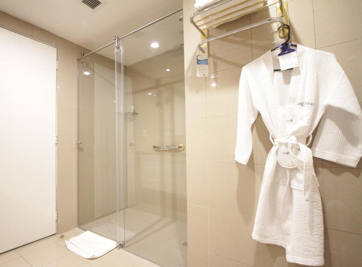 Aparta Hotel Torres De Suites Кіто Екстер'єр фото