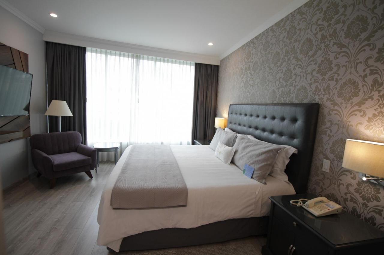 Aparta Hotel Torres De Suites Кіто Екстер'єр фото