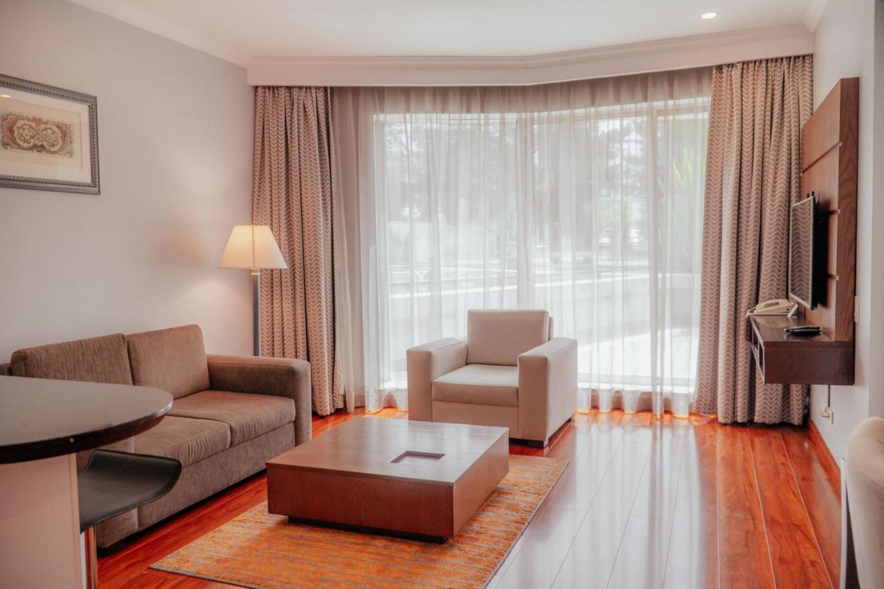 Aparta Hotel Torres De Suites Кіто Екстер'єр фото