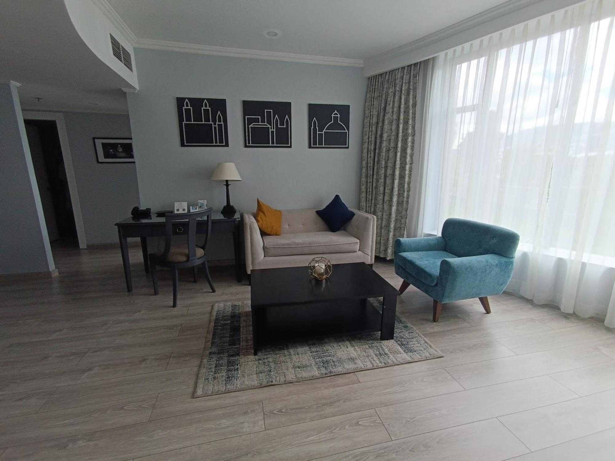 Aparta Hotel Torres De Suites Кіто Екстер'єр фото