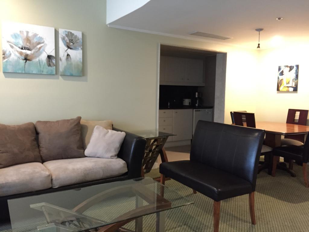 Aparta Hotel Torres De Suites Кіто Номер фото