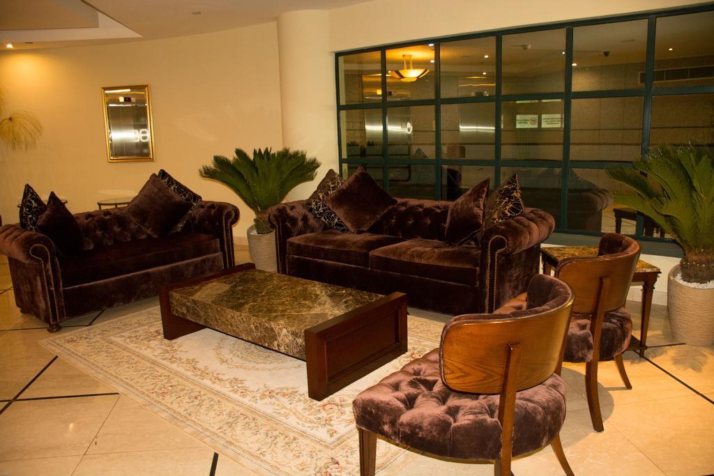Aparta Hotel Torres De Suites Кіто Екстер'єр фото