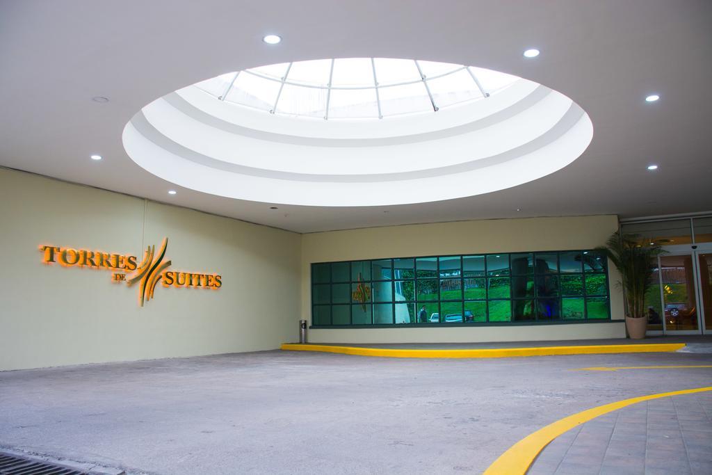Aparta Hotel Torres De Suites Кіто Екстер'єр фото