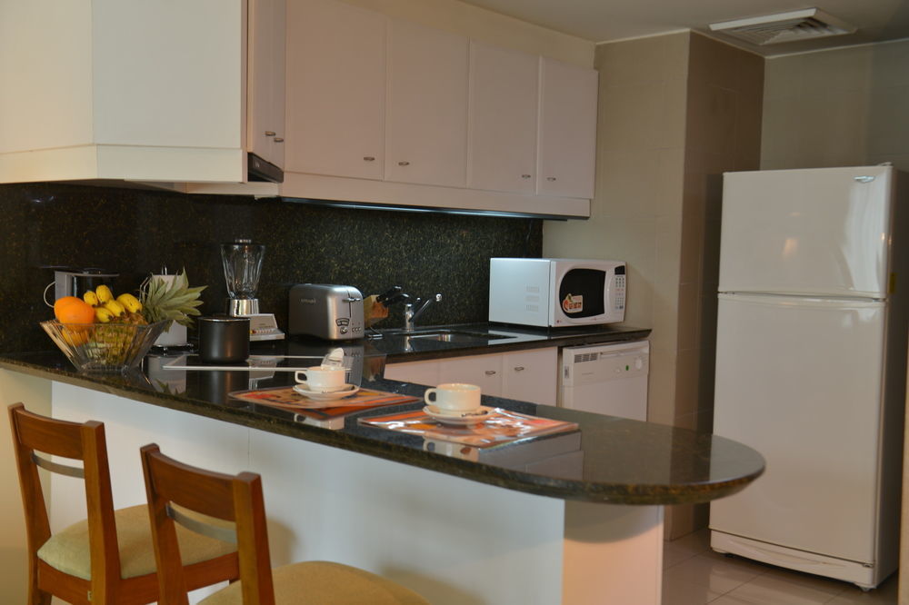 Aparta Hotel Torres De Suites Кіто Екстер'єр фото