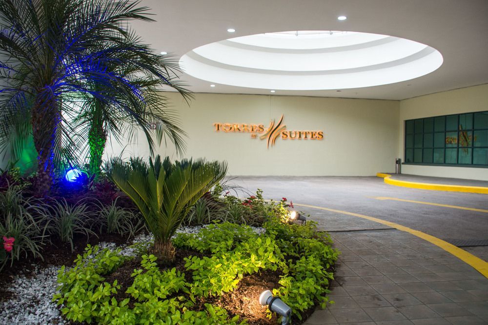 Aparta Hotel Torres De Suites Кіто Екстер'єр фото