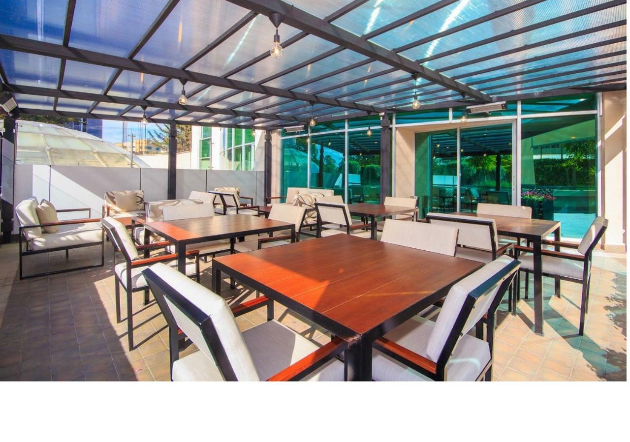 Aparta Hotel Torres De Suites Кіто Екстер'єр фото